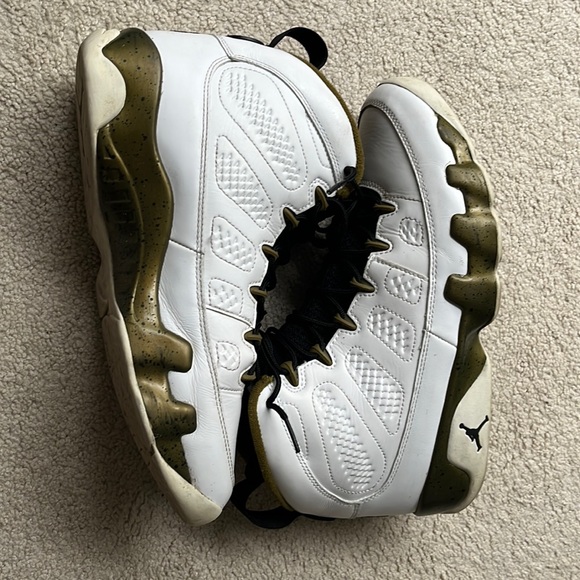 Retro Jordan 9 “statue” - Picture 1 of 4